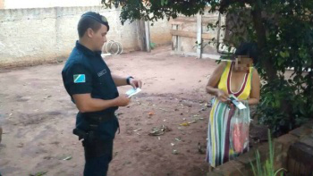Ao pedir para o filho pagar as contas, jovem fica furioso e agride a mãe 