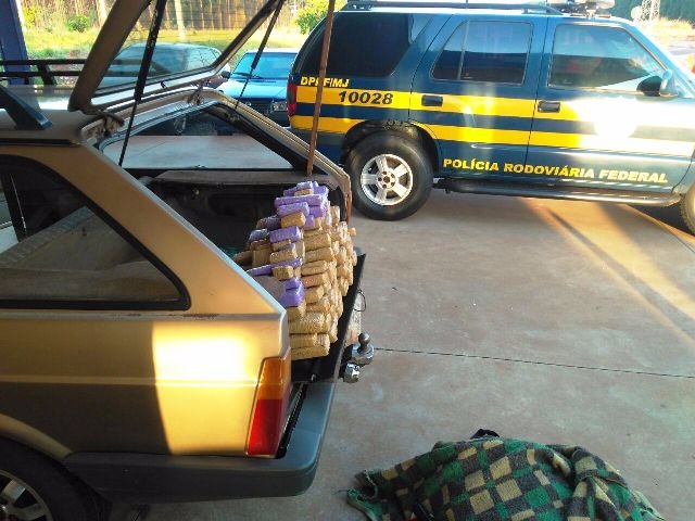 PRF intercepta 48 Kg de maconha que seria entregue em Três Lagoas 