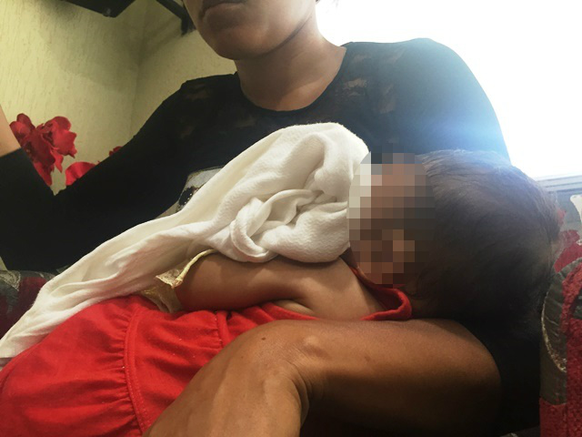 Família de criança que nasceu com dois sexos implora por ajuda 