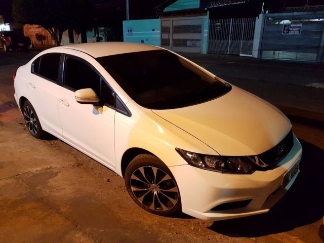 PM preso por envolvimento em compra de carro roubado é 'tirado da rua'