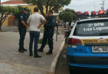 Professor é assaltado no centro da cidade; PM atendeu o caso Professor é assaltado no centro da cidade; PM atendeu o caso