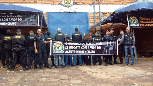 Agentes penitenciários vão parar por 24 horas e visitas de domingo são suspensas Agentes penitenciários vão parar por 24 horas e visitas de domingo são suspensas