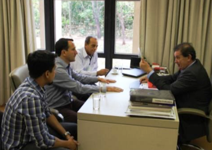 Deputado Eduardo Rocha recebe representantes do município de Paraíso das Águas Deputado Eduardo Rocha recebe representantes do município de Paraíso das Águas