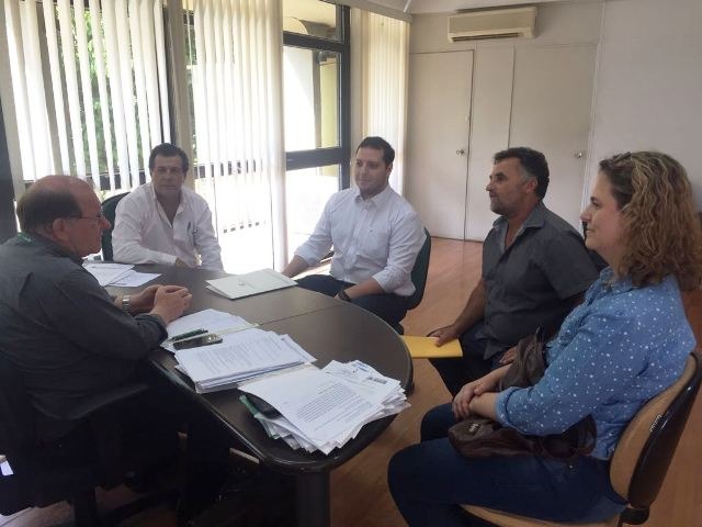 Vereadores e assessor de deputado se reúnem com presidente da Agraer