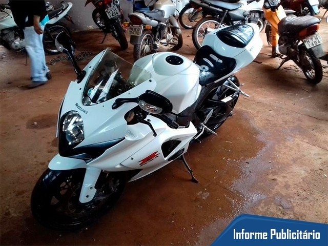 Leilão da PRF tem 217 veículos, entre carros, utilitários e até moto de 1000cc