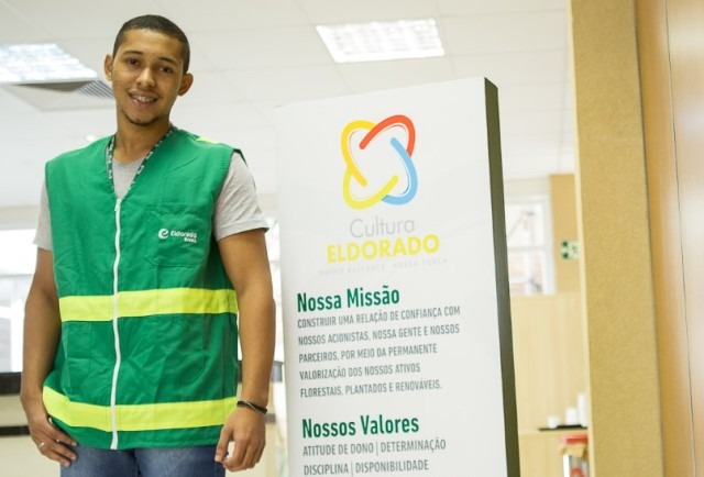 Eldorado tem vaga para nutricionista e operador de enfardamento Eldorado tem vaga para nutricionista e operador de enfardamento