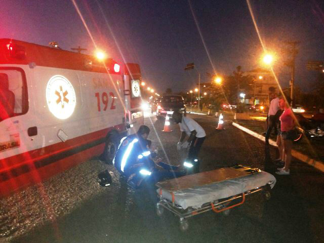 Acidente entre moto e bicicleta deixa uma pessoa ferida 