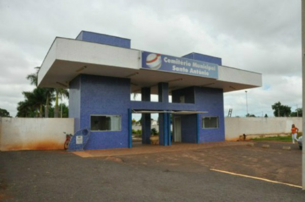 Polícia recolhe crânio, possivelmente humano, nas imediações do Cemitério Municipal Polícia recolhe crânio, possivelmente humano, nas imediações do Cemitério Municipal