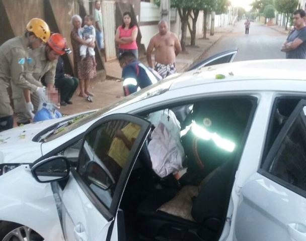 Acidente no Paranapungá deixa motorista ferido Acidente no Paranapungá deixa motorista ferido