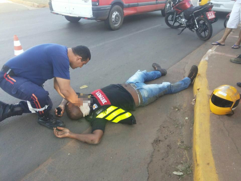 Mototaxista fica ferido em acidente de trânsito no bairro Santo André Mototaxista fica ferido em acidente de trânsito no bairro Santo André
