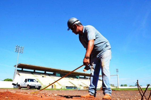 Prefeitura regulariza laudos do “Madrugadão” e encaminha reconstrução do muro Prefeitura regulariza laudos do “Madrugadão” e encaminha reconstrução do muro