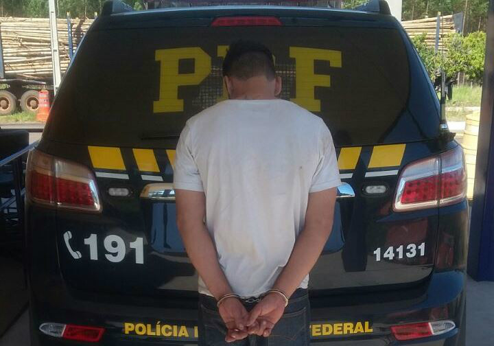 Motorista que carregava drogas e fugiu da PRF é recapturado na região de Três Lagoas Motorista que carregava drogas e fugiu da PRF é recapturado na região de Três Lagoas