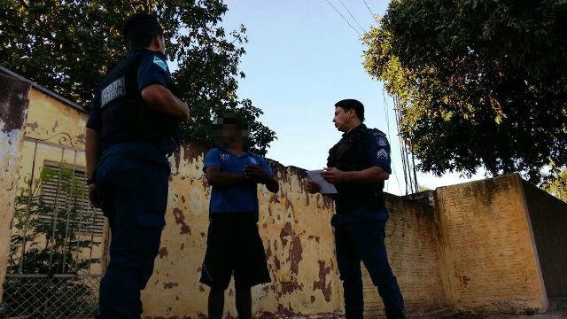 Polícia averigua denúncia de veículo abandonado no Interlagos Polícia averigua denúncia de veículo abandonado no Interlagos