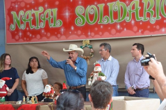 Campanha Natal Solidário é aberta pela Assistência Social Campanha Natal Solidário é aberta pela Assistência Social