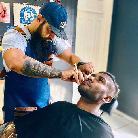 Barbearia Filadélfia está na moda e vai além da barba e bigode