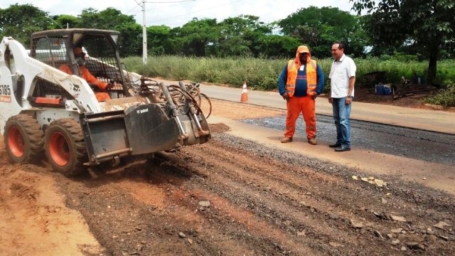 Empresas começam a recuperar via de acesso ao Bairro Jupiá em Três Lagoas