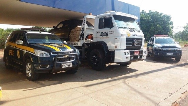 Suspeitos de tráfico de drogas são presos em ação conjunta entre PRF e PM
