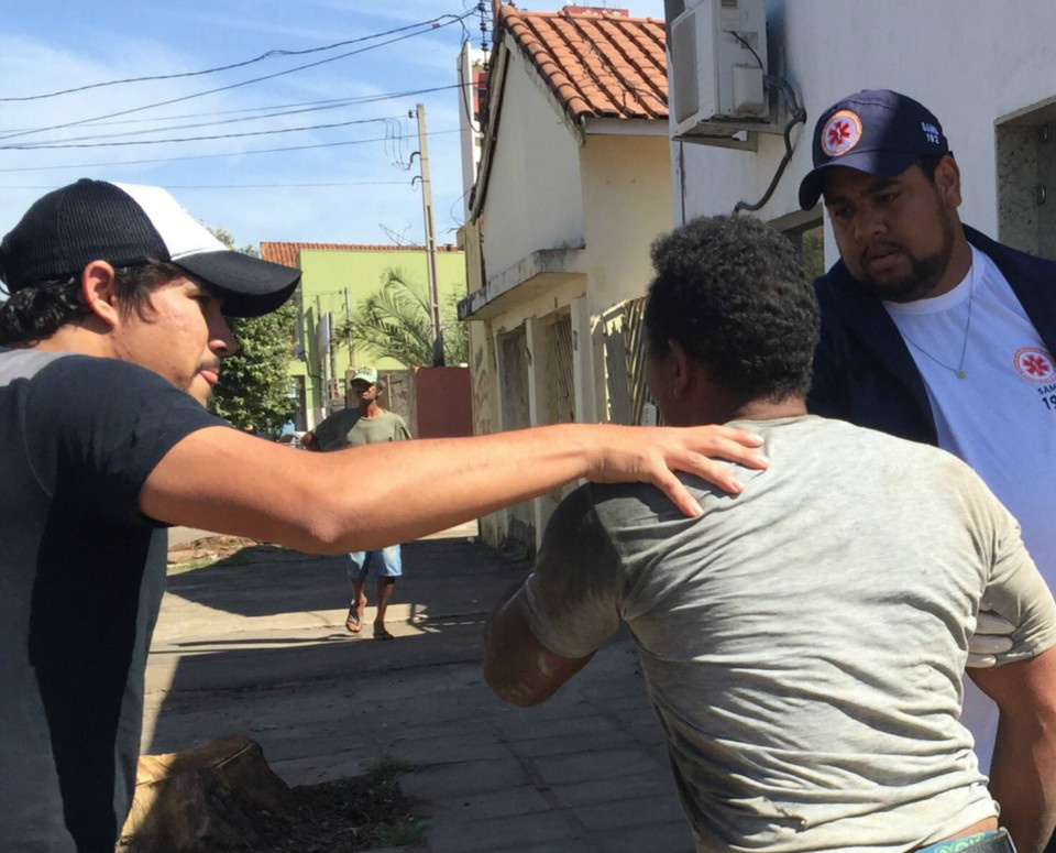 Equipe ALFA do SAMU resgata paciente no bairro Vila Nova