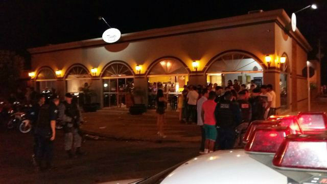 Travesti envolvida em briga generalizada em bar dá sua versão dos fatos Travesti envolvida em briga generalizada em bar dá sua versão dos fatos