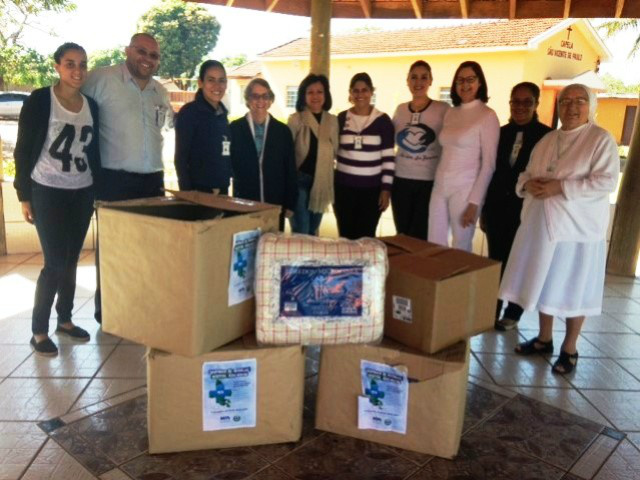 Vila Vicentina recebe doações da 1ª Campanha do Agasalho