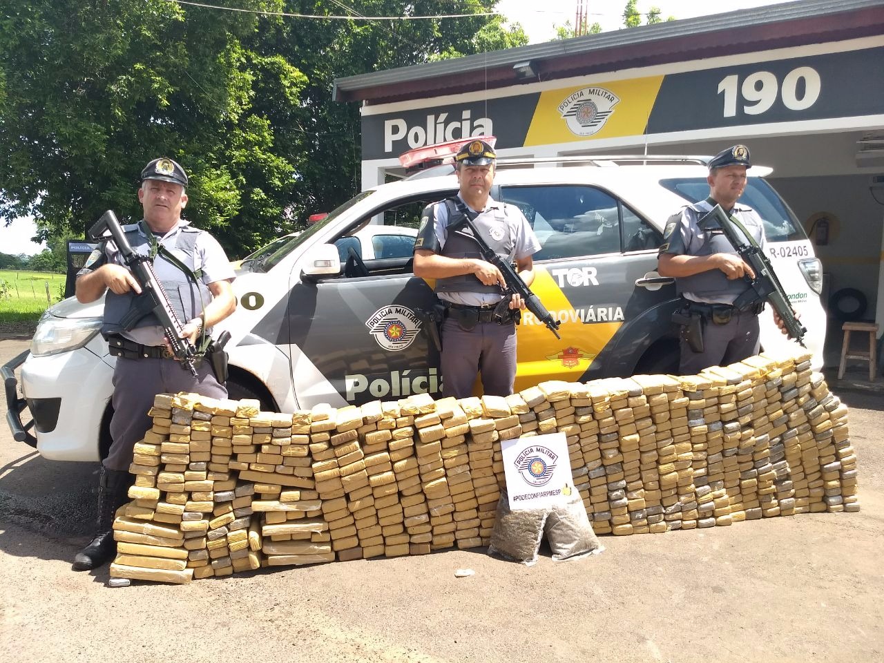 Borracheiro é preso em Castilho após abandonar carro com 593 tabletes de maconha