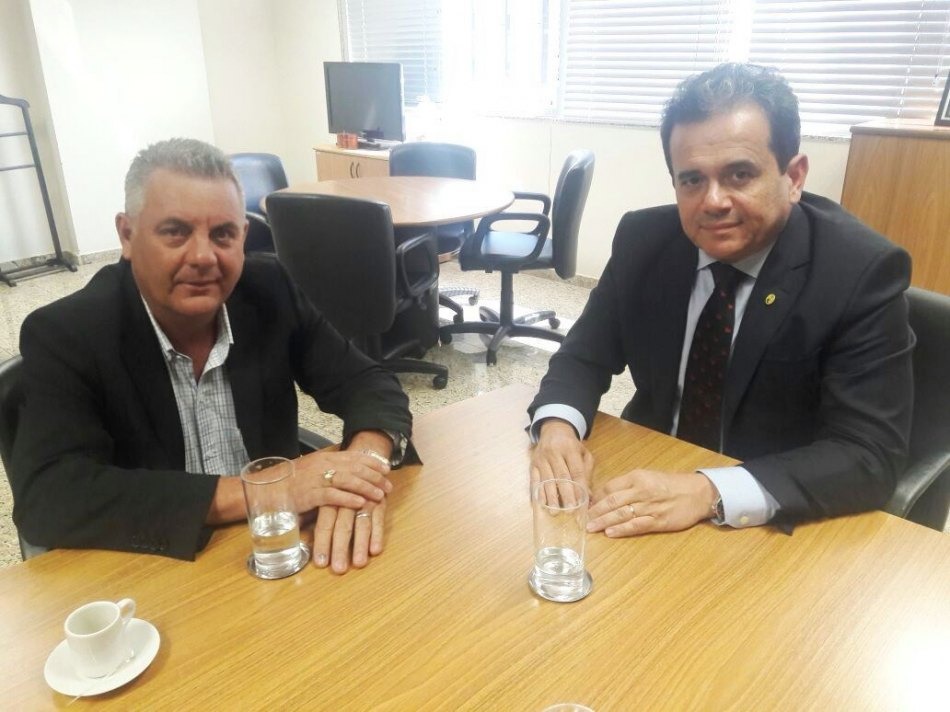 Em Brasília, prefeito de Três Lagoas apresenta novos projetos e cobra agilidade em processos Em Brasília, prefeito de Três Lagoas apresenta novos projetos e cobra agilidade em processos