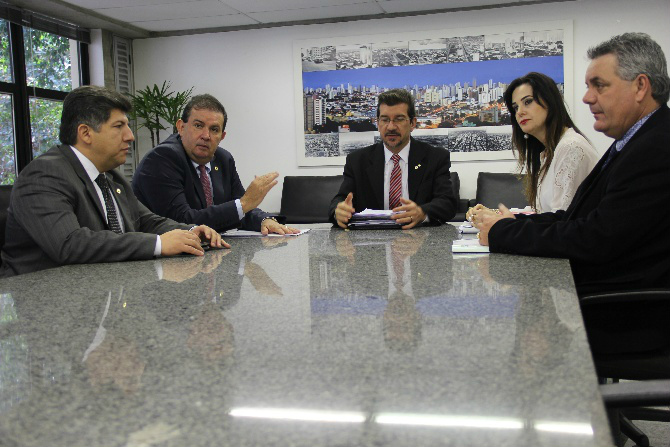 Eduardo Rocha assume a presidência da Comissão de Acompanhamento da Lama Asfáltica Eduardo Rocha assume a presidência da Comissão de Acompanhamento da Lama Asfáltica