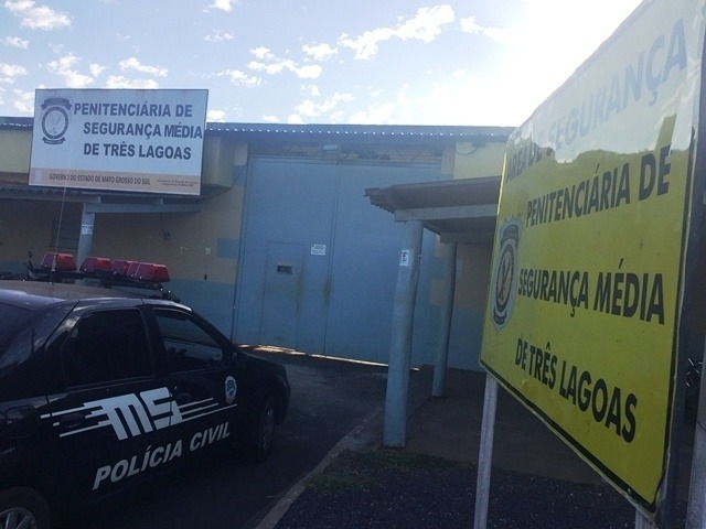 Polícia encontra quase 2Kg de maconha nos fundos de presídio em Três Lagoas Polícia encontra quase 2Kg de maconha nos fundos de presídio em Três Lagoas