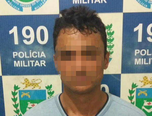 Homem flagrado com TV diz: "Eu furtei porque a minha televisão estava velha" Homem flagrado com TV diz: