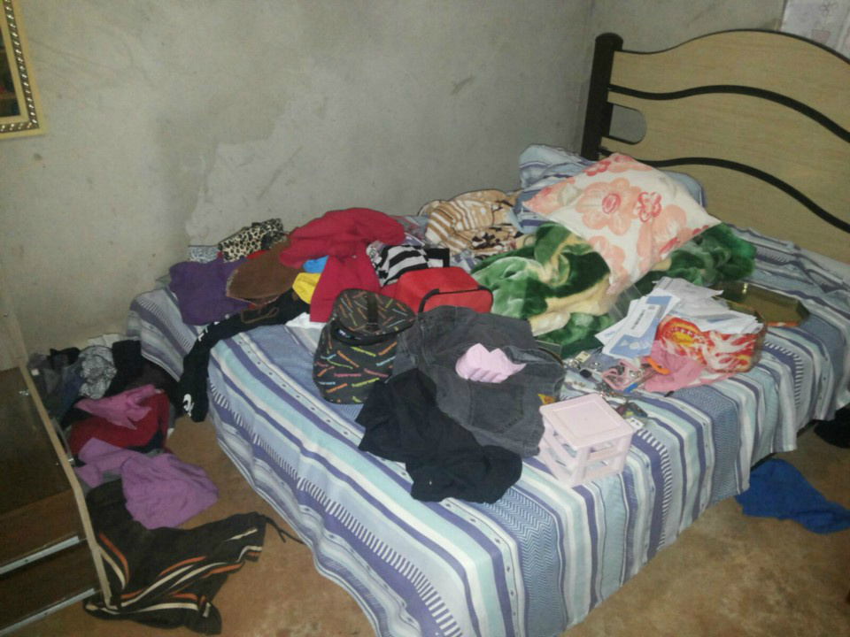 Ladrão arromba janela e revira residência no Jardim Samambaia 