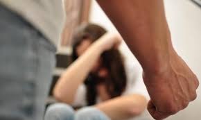 Marido ameaça, morde e agride esposa com socos e chutes no bairro Jardim Athenas 