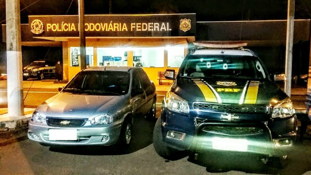 Pedreiro com mandado de prisão paga R$ 4 mil em CNH falsa e acaba preso pela PRF 