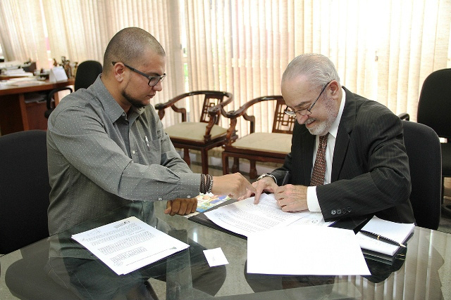 Diretor vai a Brasília buscar apoio para a realização de cursos na Câmara Diretor vai a Brasília buscar apoio para a realização de cursos na Câmara
