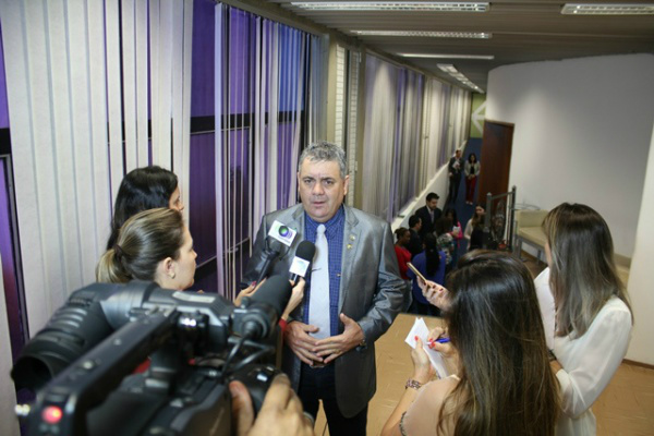 Projeto isenta locador do pagamento de contas de água, gás e energia Projeto isenta locador do pagamento de contas de água, gás e energia