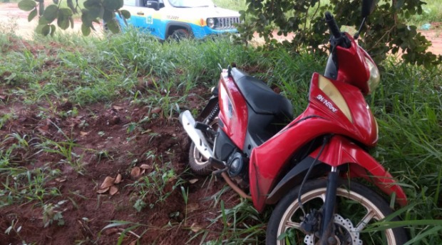 Denúncia anônima leva polícia até motocicleta furtada 