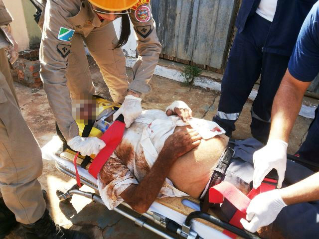 Mulher desvia de cachorro e atropela idoso no bairro Paranapungá 