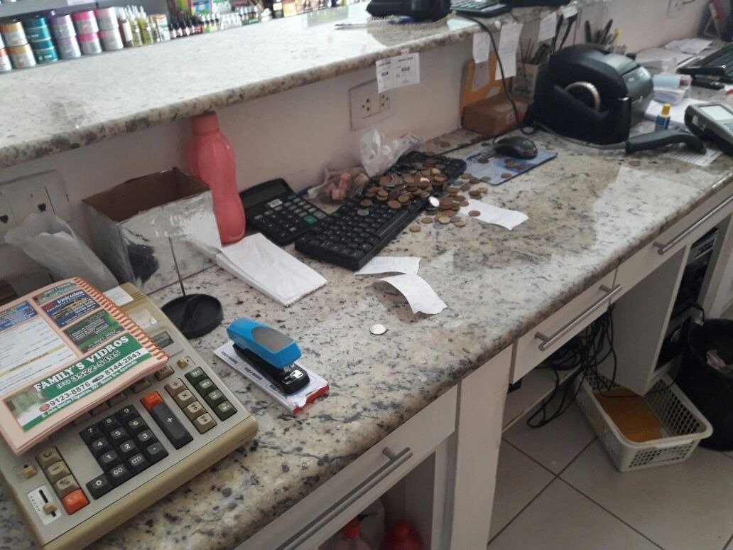 Loja de cosméticos é invadida durante a madrugada em Três Lagoas 