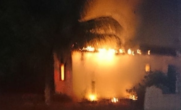 Incêndio em residência mobiliza Corpo de Bombeiros em Três Lagoas Incêndio em residência mobiliza Corpo de Bombeiros em Três Lagoas