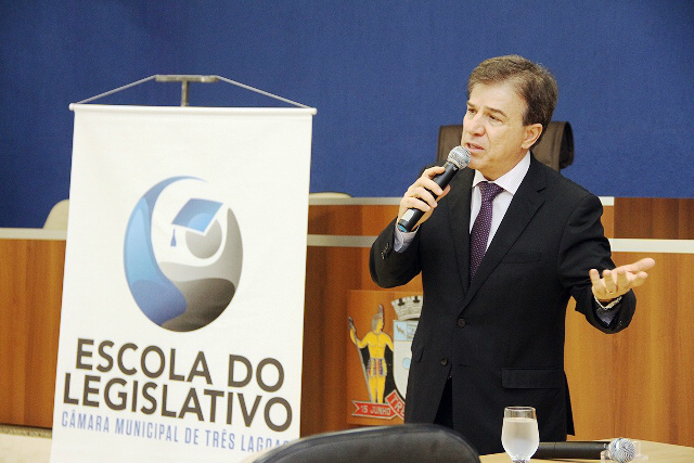 Corregedor do Ministério Público palestra sobre atividade parlamentar
