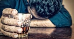 Preconceito e desinformação dificultam combate ao alcoolismo Preconceito e desinformação dificultam combate ao alcoolismo