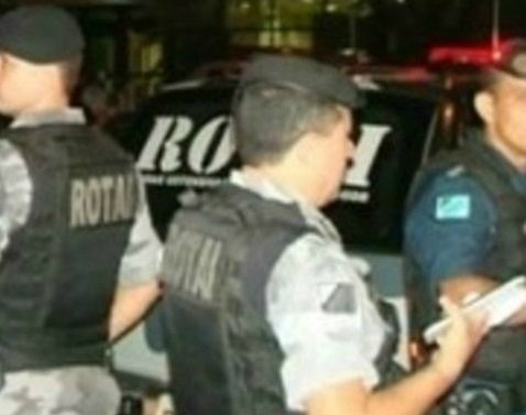 Assaltante invade construção para roubar furadeira de haitiano Assaltante invade construção para roubar furadeira de haitiano