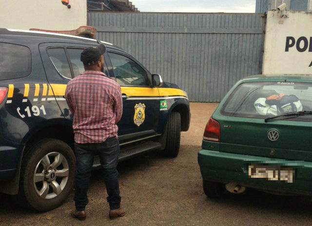 PRF prende em Três Lagoas condutor com CNH falsa PRF prende em Três Lagoas condutor com CNH falsa