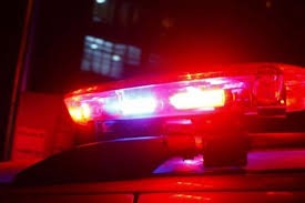 Alterada, mulher ameaça ex companheiro em bar 