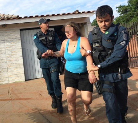 Mulher esfaqueia o marido e diz: “Fiz isso para não apanhar” Mulher esfaqueia o marido e diz: “Fiz isso para não apanhar”