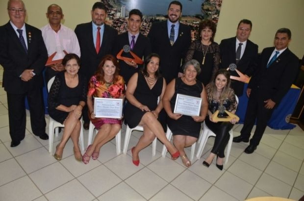 Rotary Club Três Lagoas Cidade das Águas homenageia profissionais do ano 2017