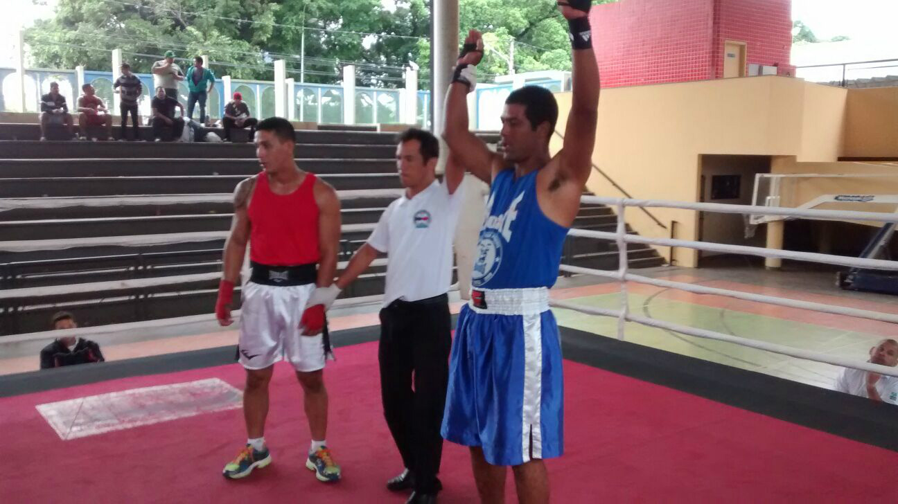 Thiago Santos se consagra tri campeão no Campeonato de Boxe realizado em Campo Grande  