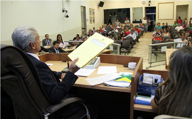 Vereadores aprovam doação de área e nova carga horária para dentistas Vereadores aprovam doação de área e nova carga horária para dentistas