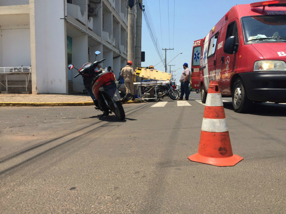 Pedreiro fica ferido em acidente que ocorreu na frente da prefeitura 