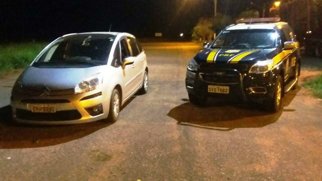 Carro de luxo furtado em Três Lagoas é encontrado no Km 75 da BR-262