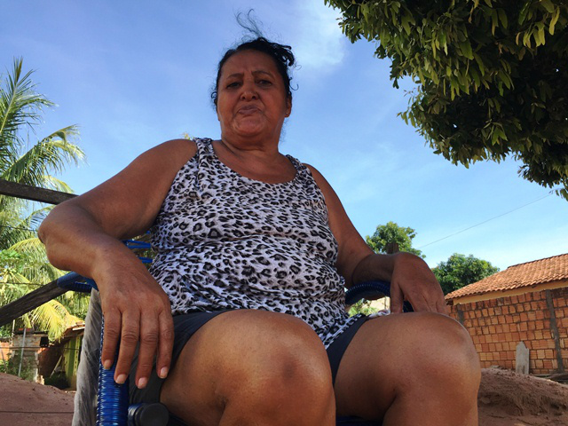 Idosa é vítima de roubo dentro da própria casa e passa por momentos de terror Idosa é vítima de roubo dentro da própria casa e passa por momentos de terror